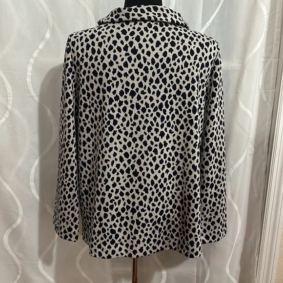 Ann Taylor, Tan & Black Animal Print, Mock Turtleneck, 3/4 Sleeve Top, Medium - Picture 4 of 8
